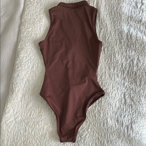 Skims zip up one piece in Cocoa XS (NWT) - Picture 4 of 5
